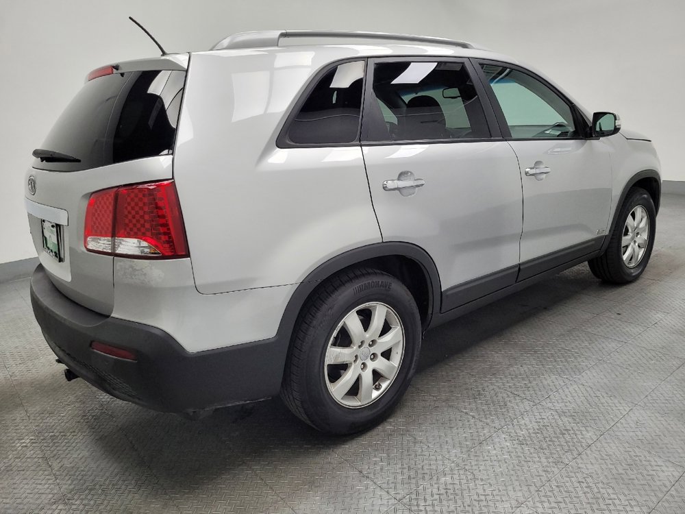 Used 2013 Kia Sorento LX w/ Convenience Pkg image 10