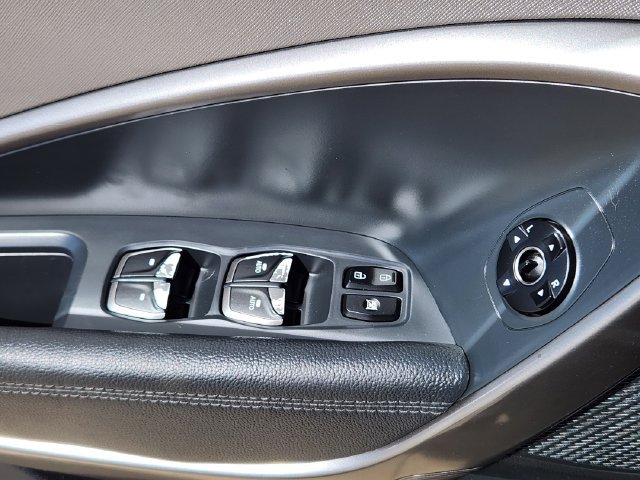 Used 2017 Hyundai Santa Fe SE AWD/4WD image 26