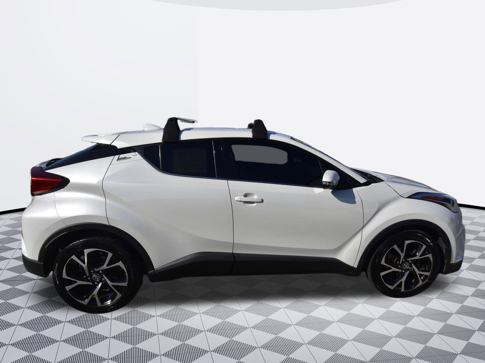 Used 2019 Toyota C-HR Limited image 3