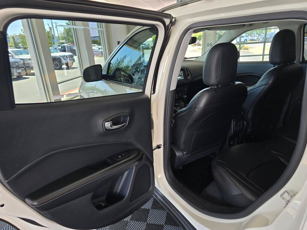 Used 2020 Jeep Compass Latitude AWD/4WD image 35