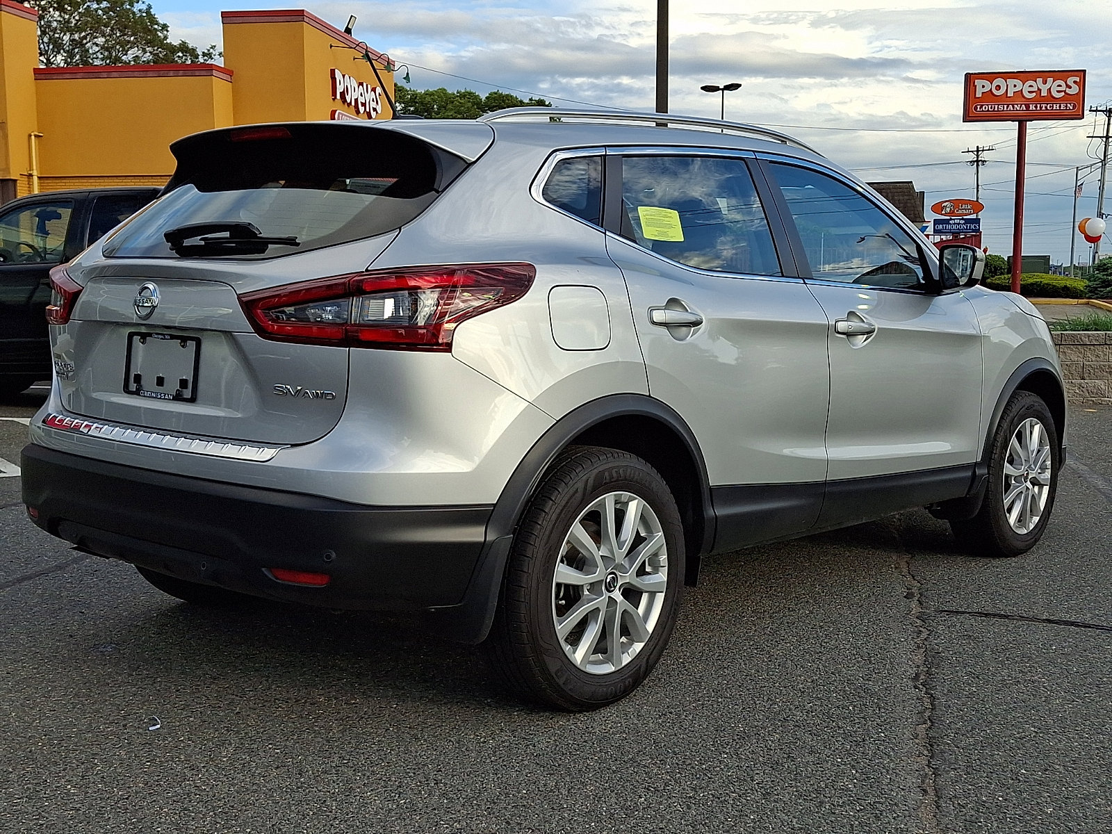 Certified 2022 Nissan Rogue Sport SV AWD/4WD image 7