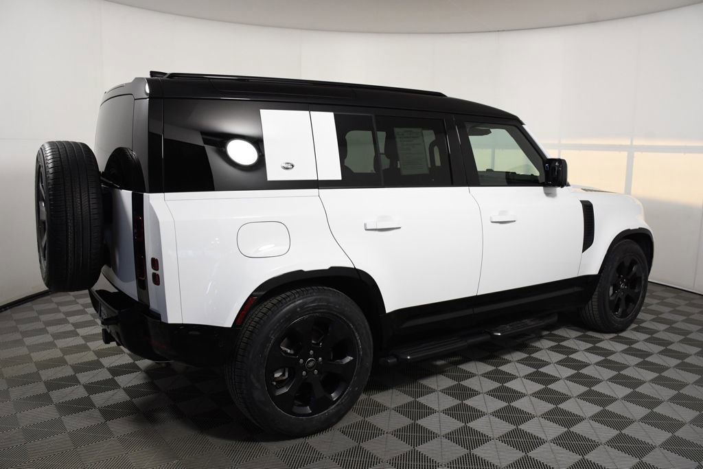Used 2024 Land Rover Defender 110 X-Dynamic SE image 7