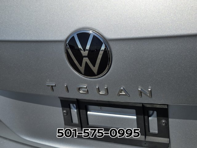 Used 2023 Volkswagen Tiguan SE FWD image 11