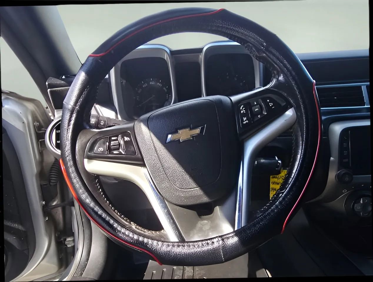 Used 2015 Chevrolet Camaro LT image 13