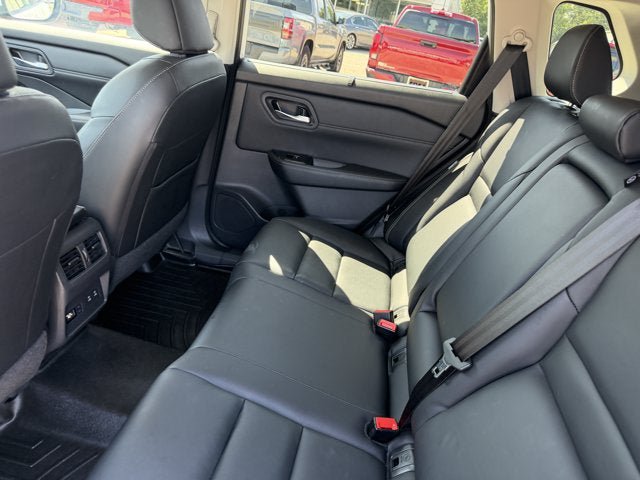 Used 2024 Nissan Rogue SL w/ SL Premium Package AWD/4WD image 12