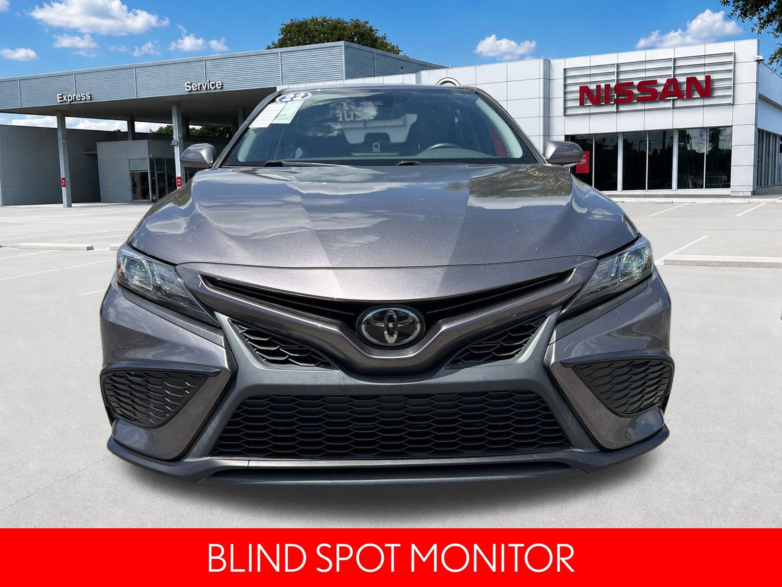 Used 2022 Toyota Camry SE w/ Convenience Package FWD image 11