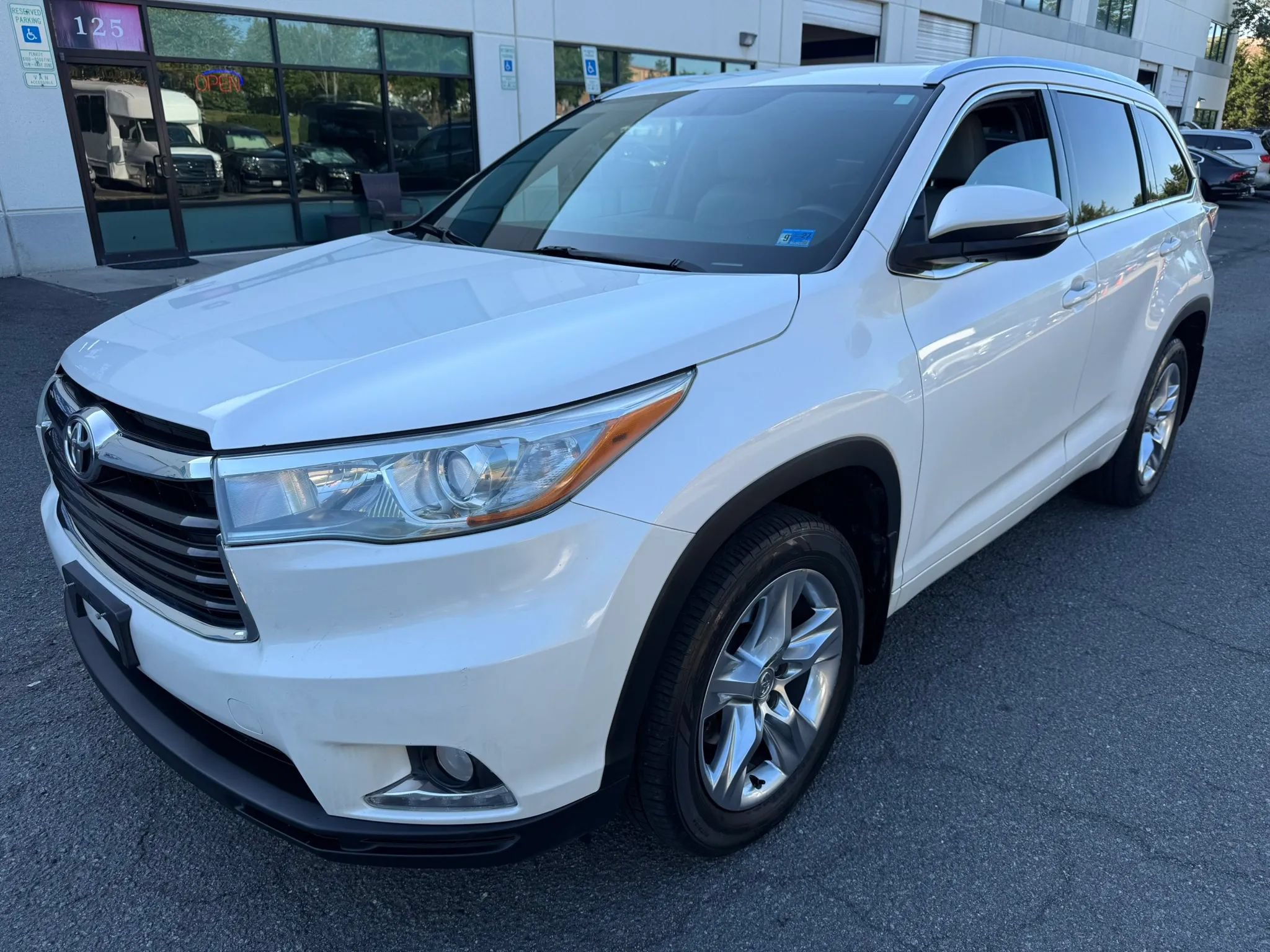 Used 2015 Toyota Highlander Limited AWD/4WD image 11