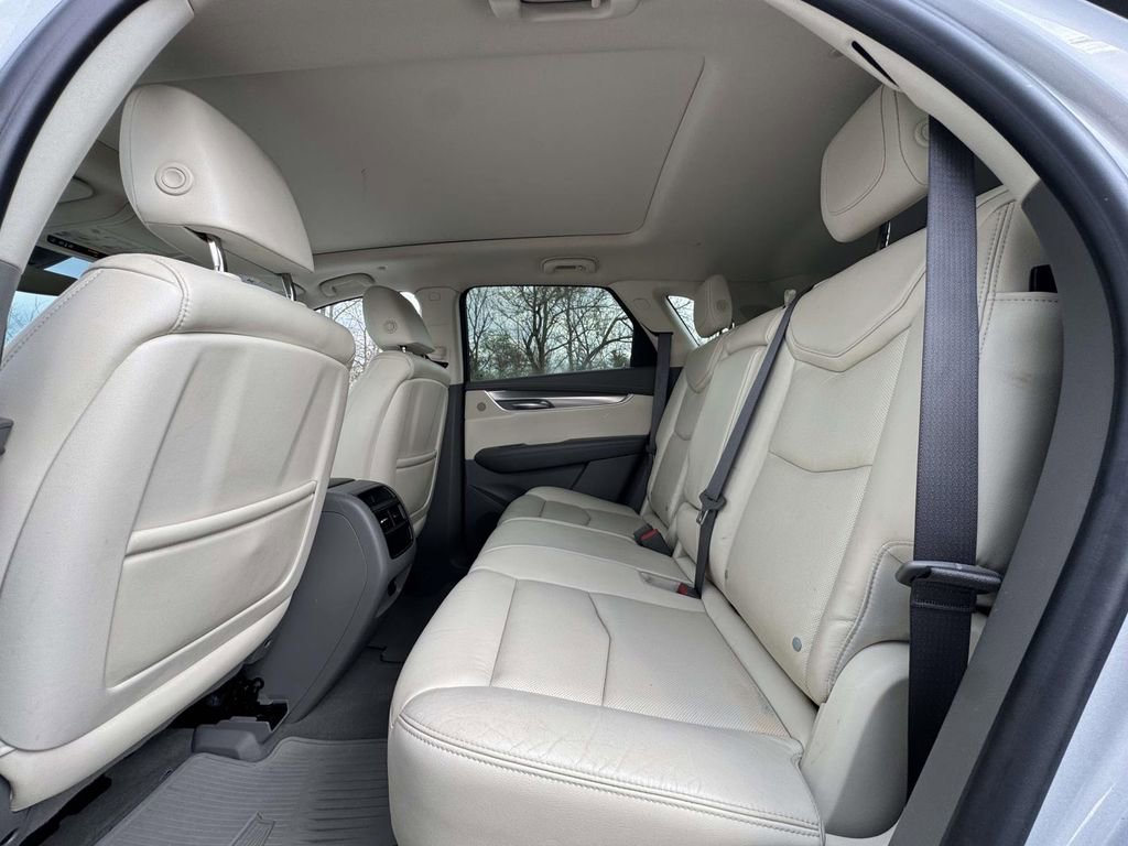 Used 2017 Cadillac XT5 Premium Luxury FWD image 16