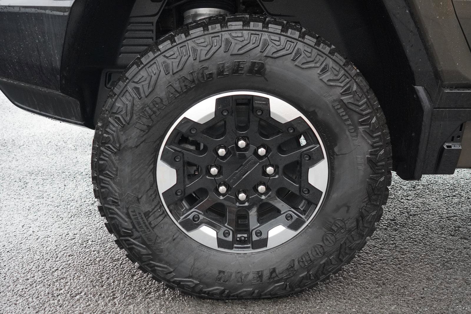 New 2024 GMC Hummer EV 2X w/ Extreme Off-Road Package image 12