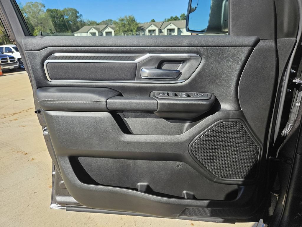 Used 2026 RAM 1500 4x4 Crew Cab image 10