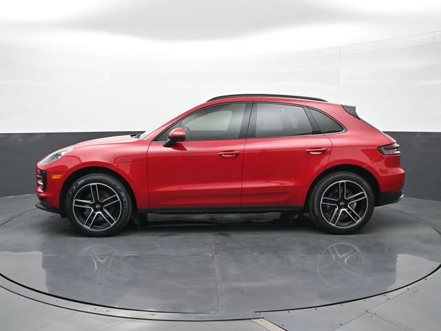 Certified 2020 Porsche Macan image 2