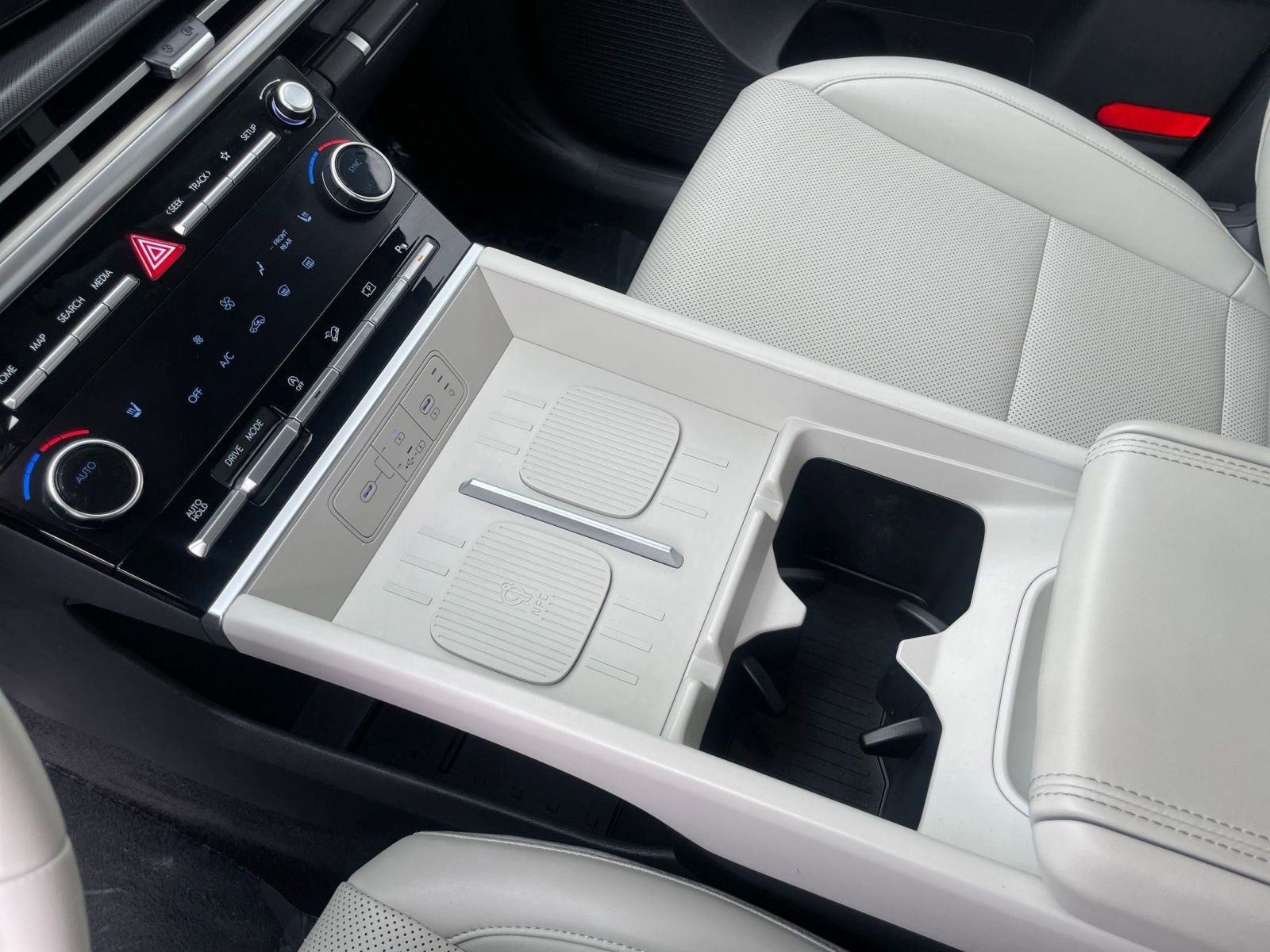 Used 2025 Hyundai Santa Fe SEL image 41