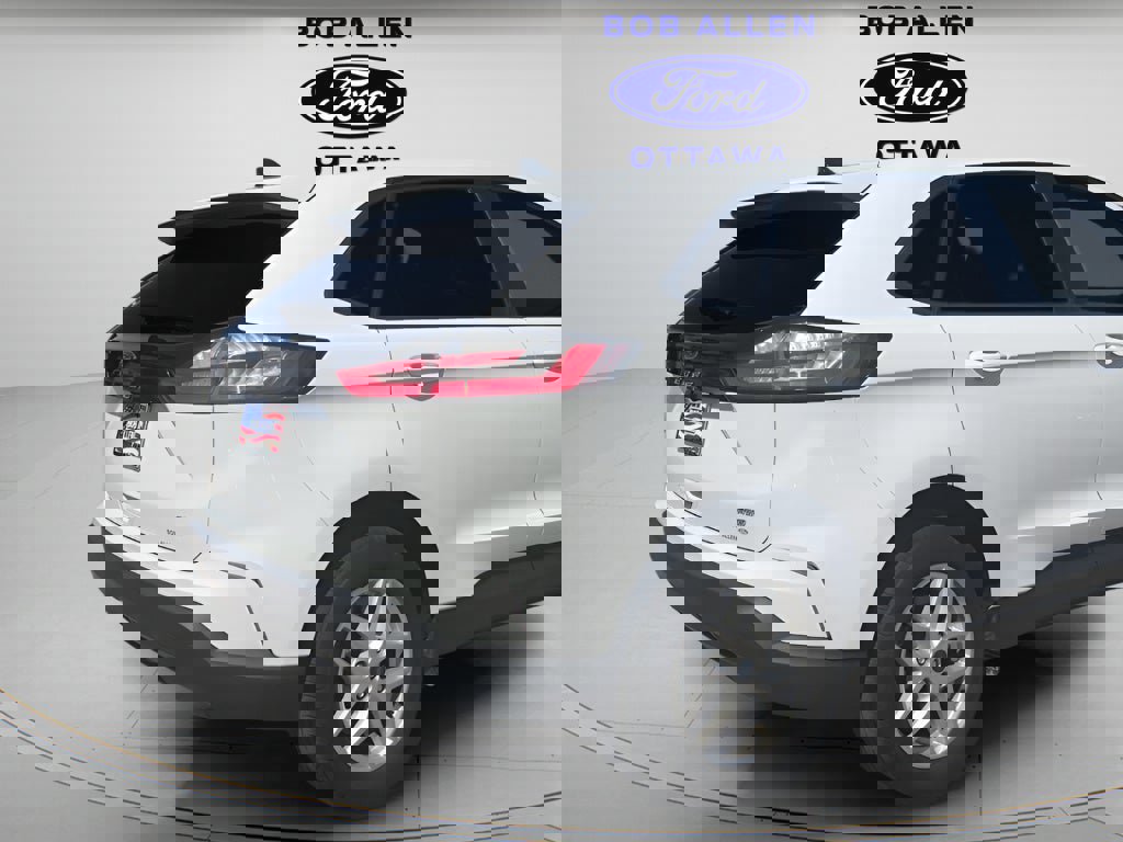 Used 2022 Ford Edge SE image 6