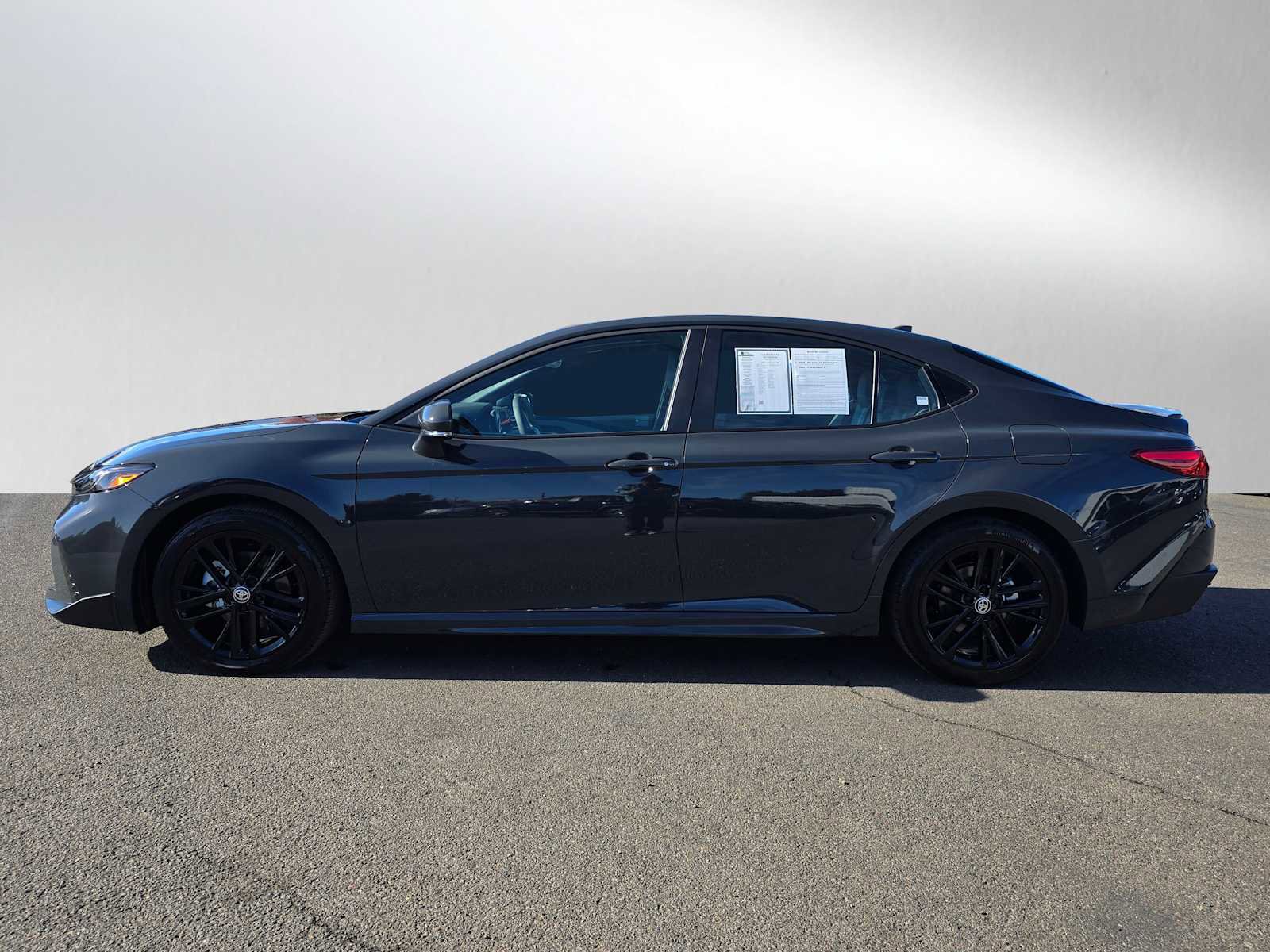 Certified 2025 Toyota Camry SE image 6