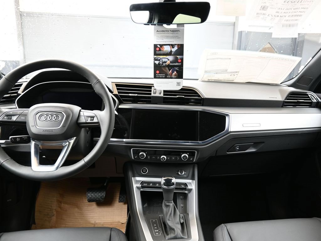 New 2025 Audi Q3 2.0T Premium image 23
