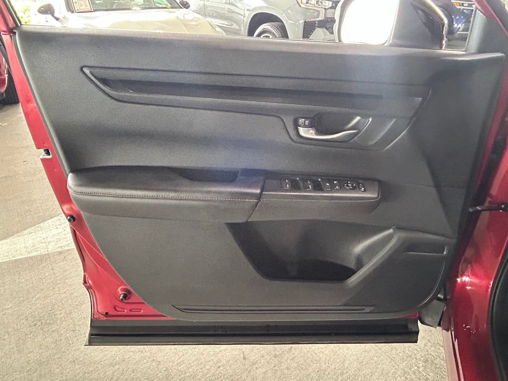 Used 2025 Honda CR-V Sport image 18