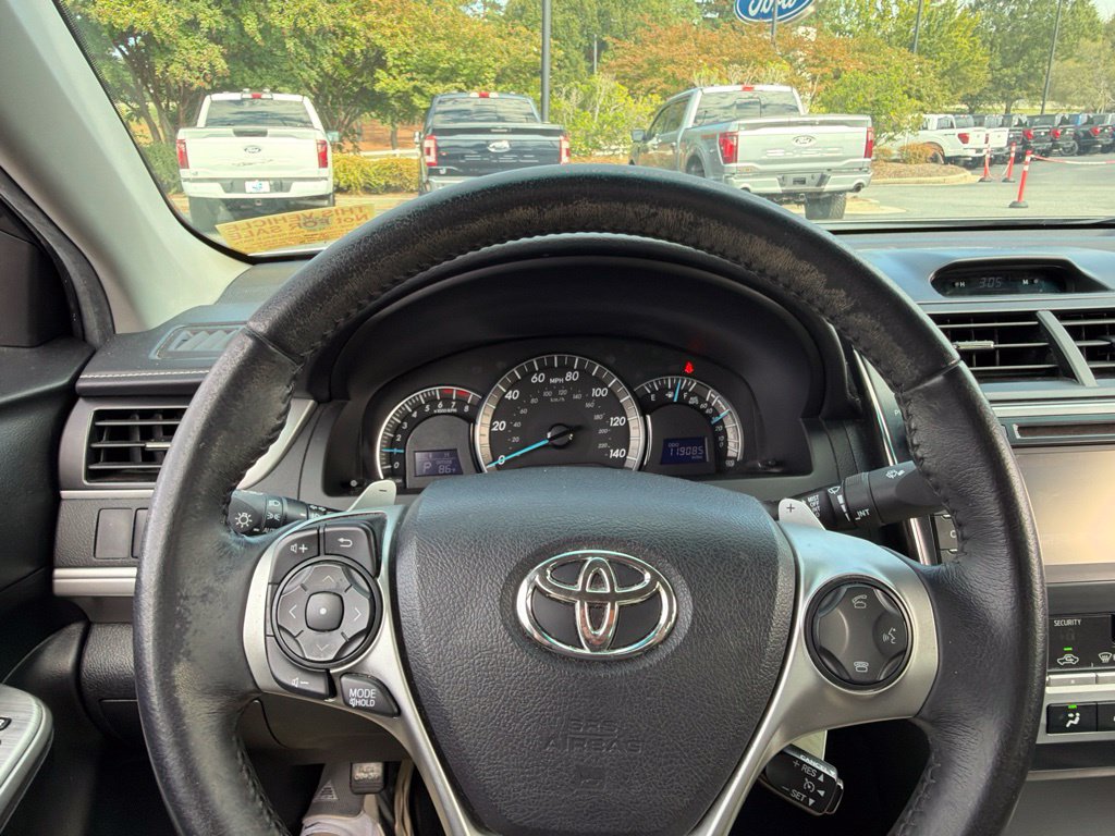 Used 2014 Toyota Camry SE FWD image 7