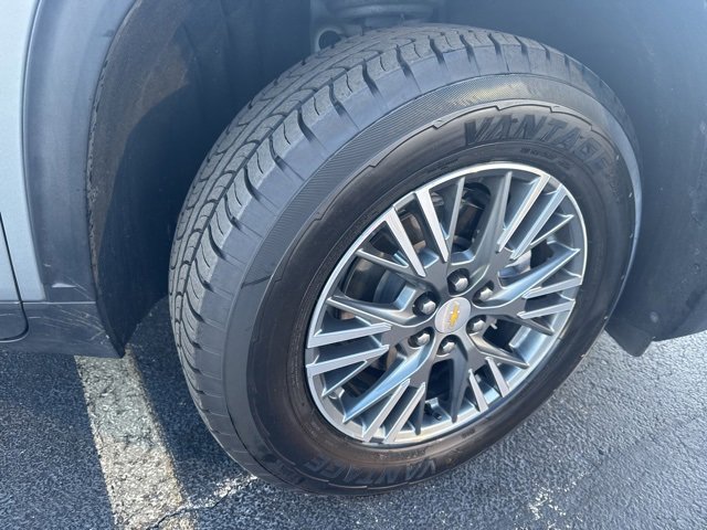 Used 2025 Chevrolet Traverse LT image 9