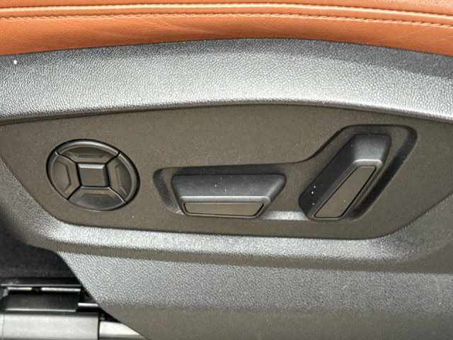 Used 2022 Audi Q8 Premium Plus AWD/4WD image 24