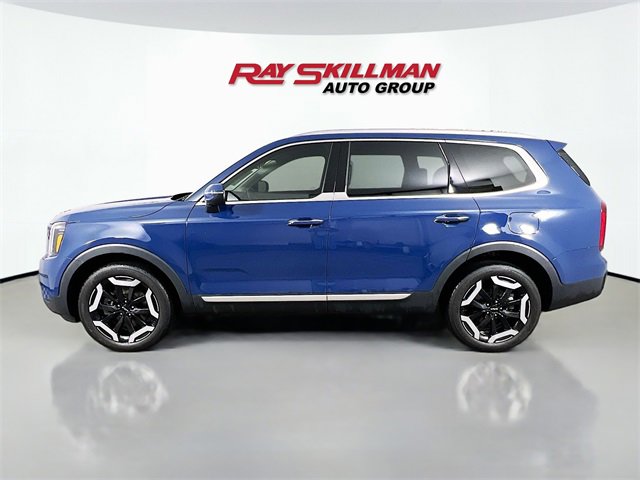 Used 2023 Kia Telluride S image 4