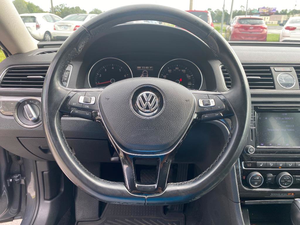 Used 2017 Volkswagen Passat 1.8T SE FWD image 27