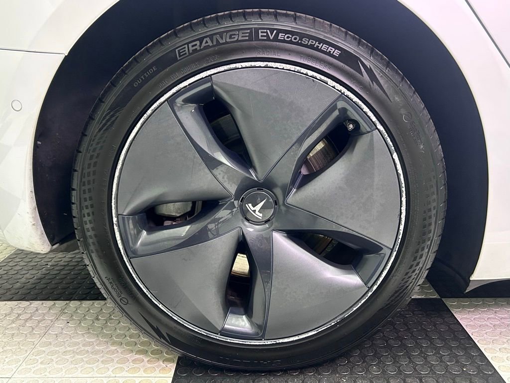 Used 2020 Tesla Model 3 Standard Range Plus image 8