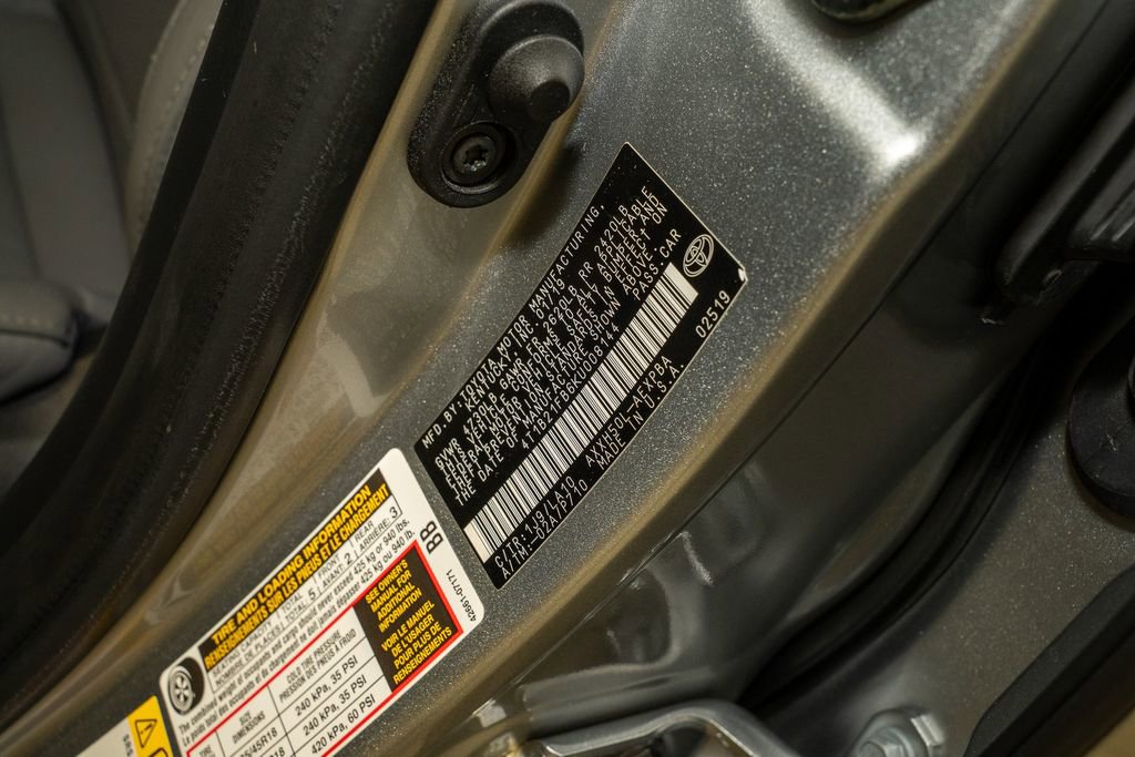 Used 2019 Toyota Avalon Limited image 20