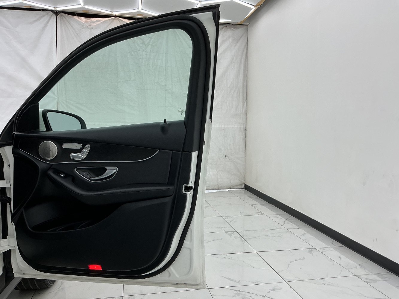 Used 2021 Mercedes-Benz GLC 300 4MATIC image 19