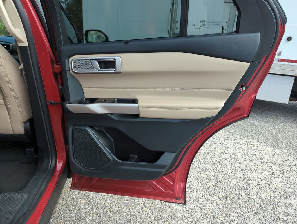 Used 2023 Ford Explorer Limited image 32