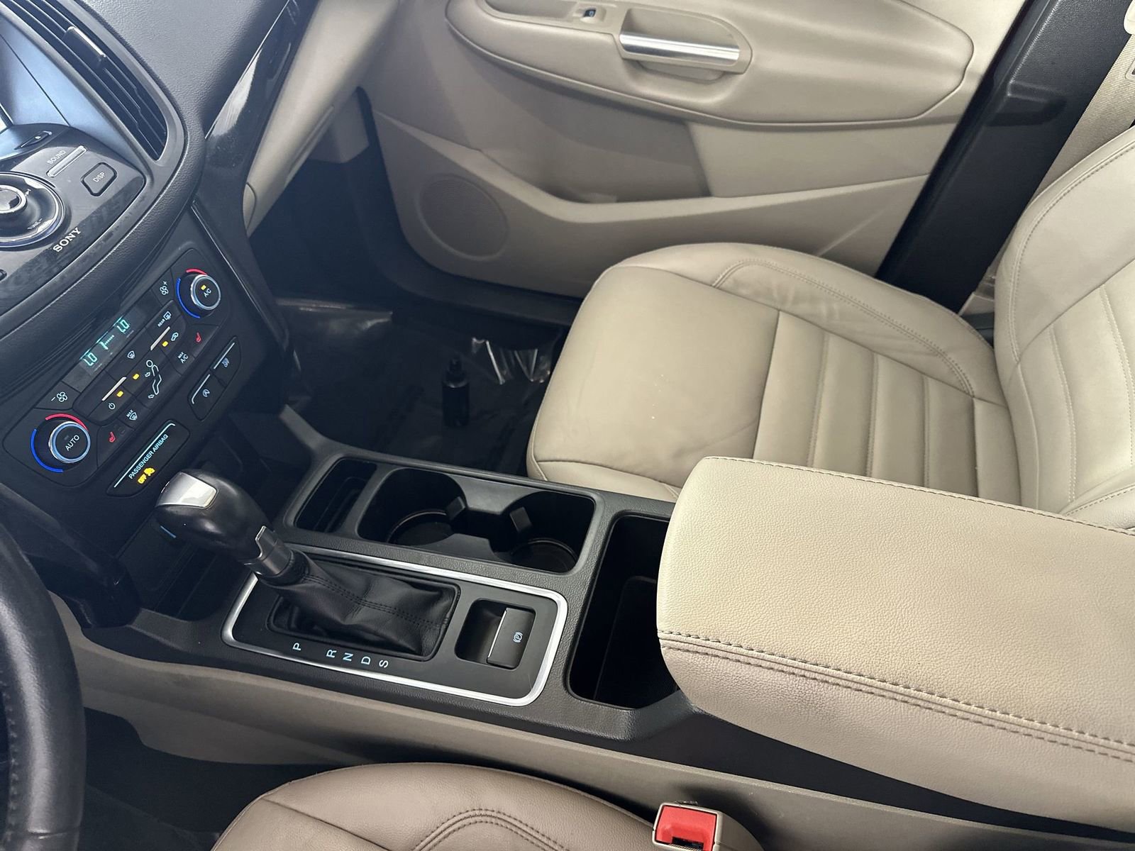 Used 2017 Ford Escape Titanium image 21