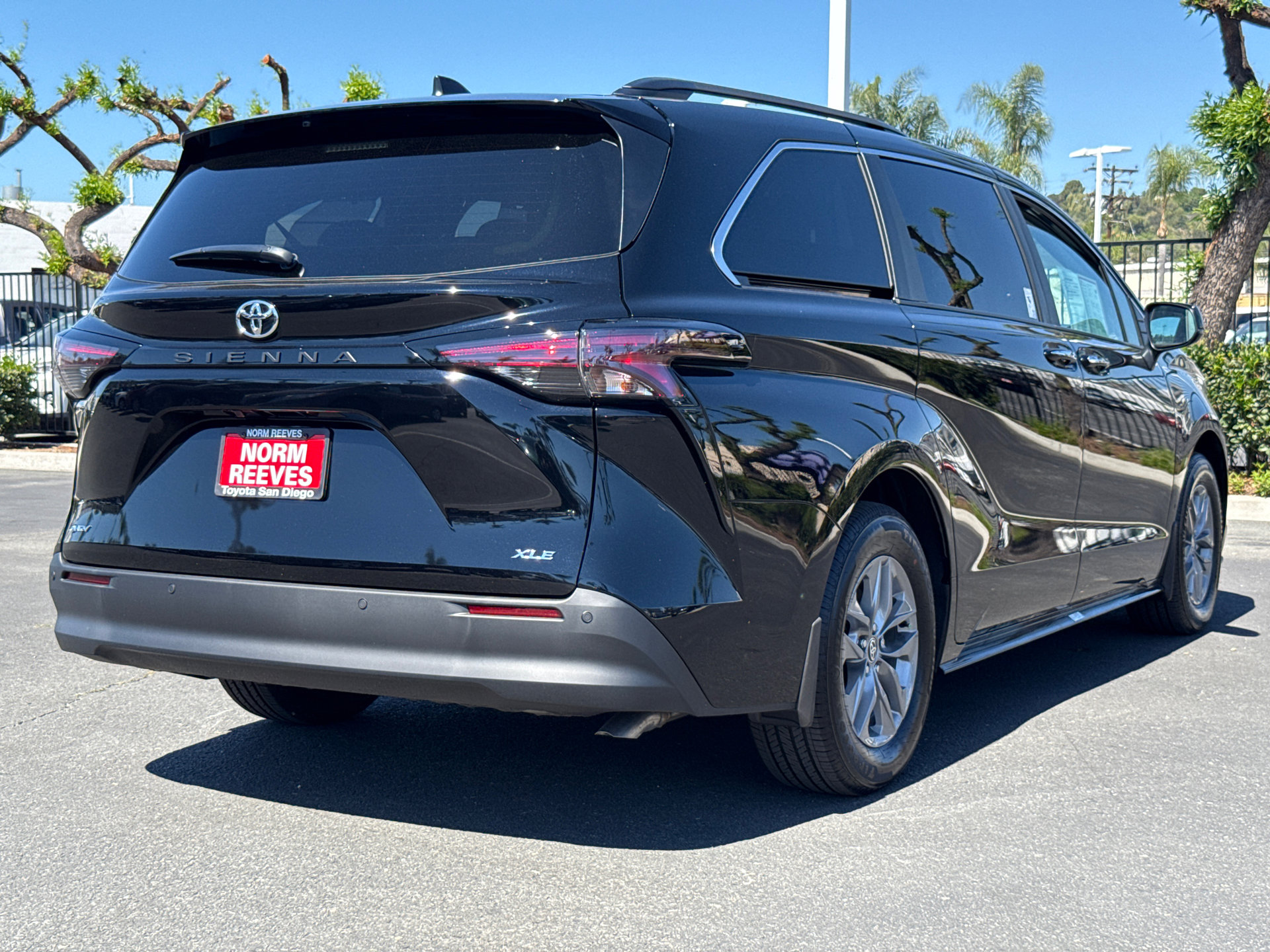Certified 2026 Toyota Sienna XLE image 13