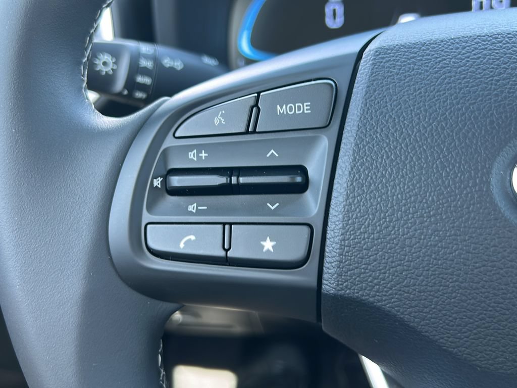Used 2026 Hyundai Venue SEL FWD image 21