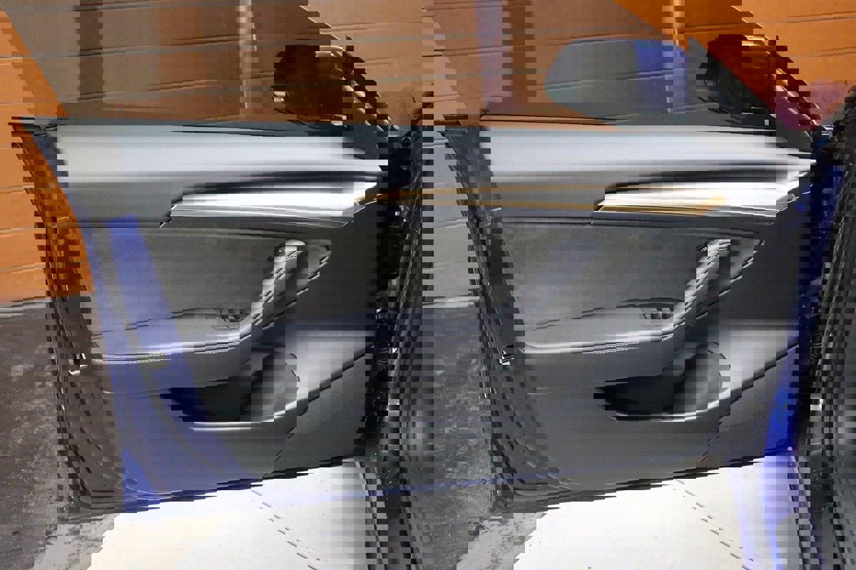 Used 2023 Tesla Model 3 Standard Range image 48