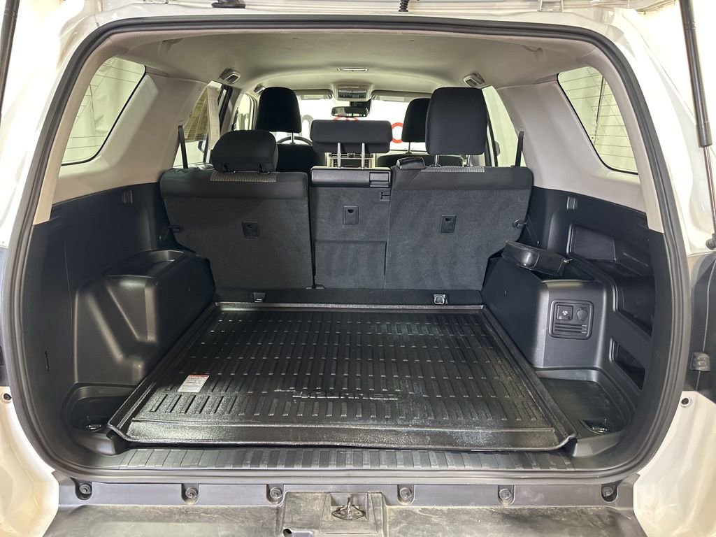 Used 2023 Toyota 4Runner SR5 AWD/4WD image 18