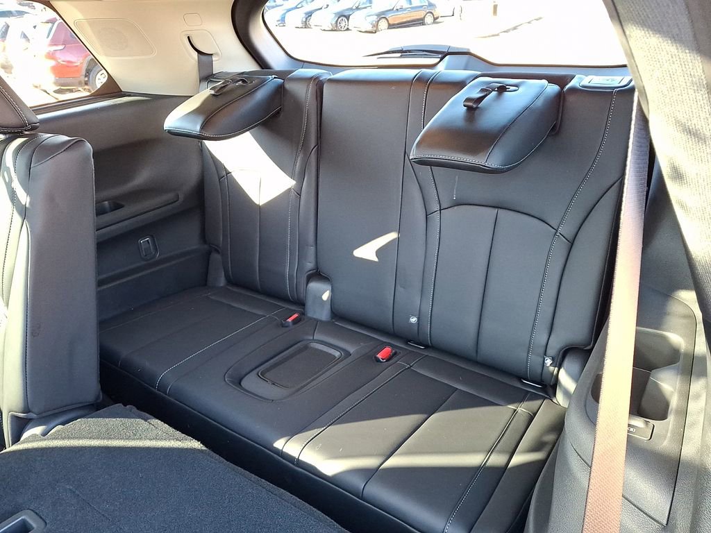 Used 2025 INFINITI QX60 Sensory w/ Vision Package image 12