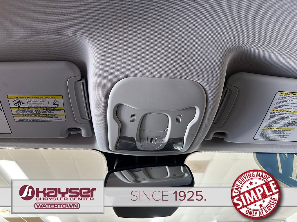 Used 2017 Jeep Renegade Trailhawk w/ Premium Trailhawk Package image 28