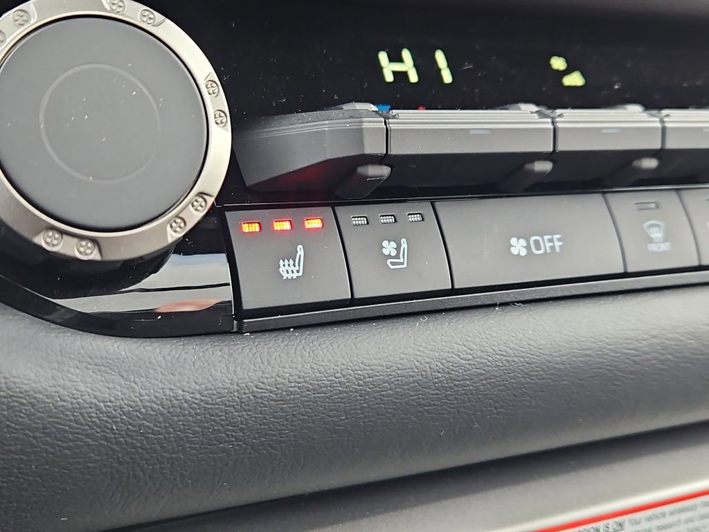 New 2026 Toyota Tundra Platinum w/ TRD Off-Road Package image 13
