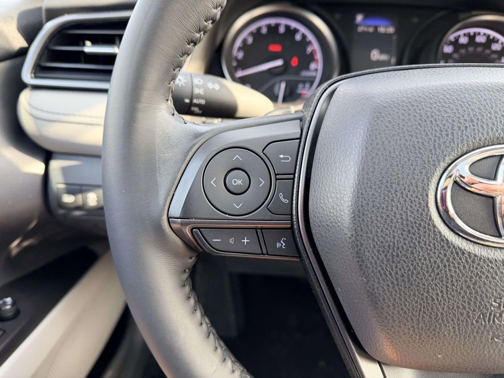 Certified 2022 Toyota Camry SE image 8