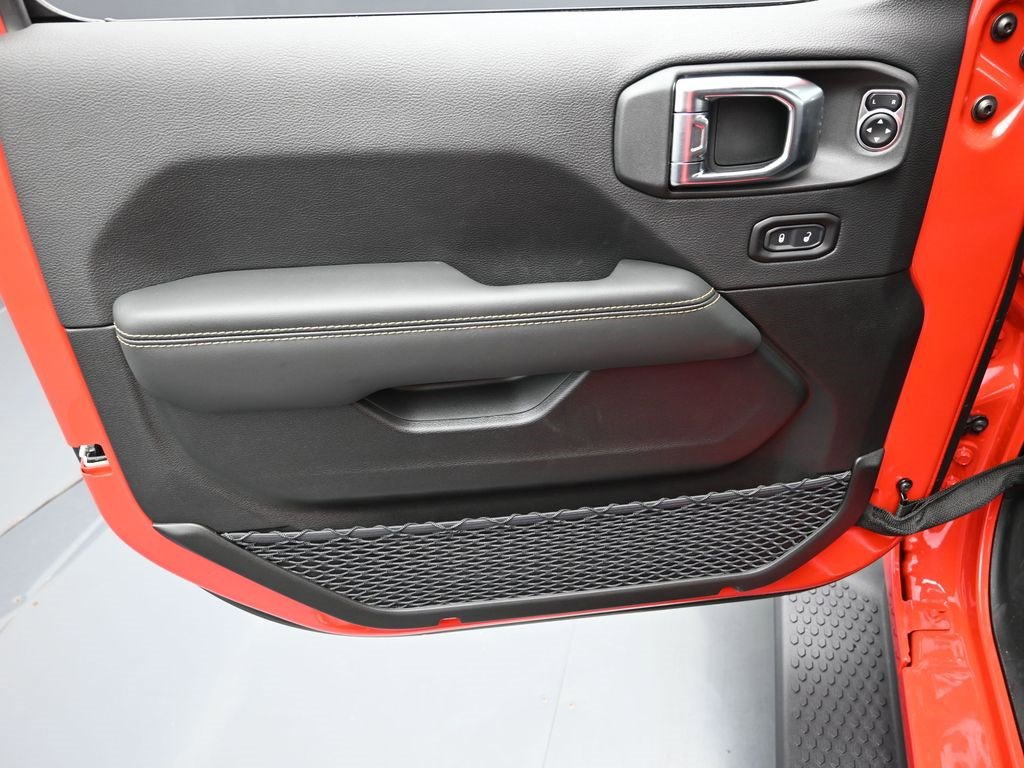 New 2025 Jeep Wrangler Sahara image 9