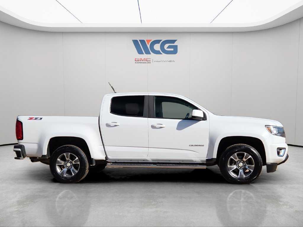 Used 2017 Chevrolet Colorado Z71 AWD/4WD image 3