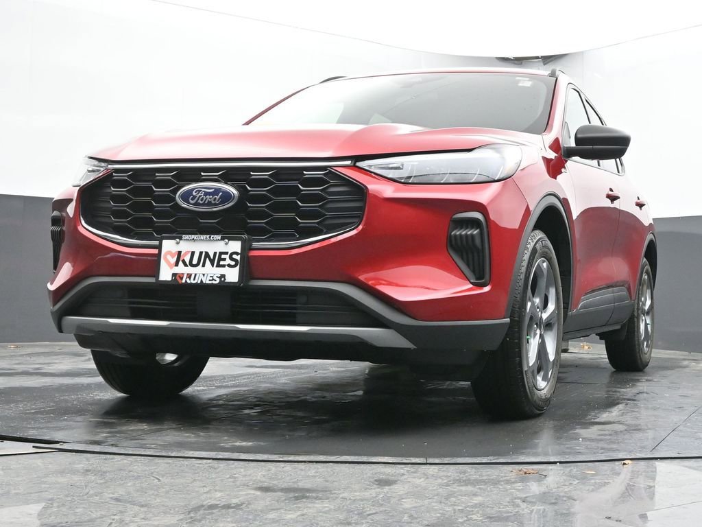 Used 2025 Ford Escape ST-Line w/ Cold Weather Package image 24