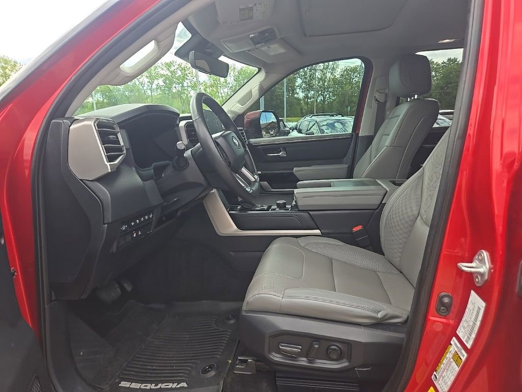 Used 2023 Toyota Sequoia Limited AWD/4WD image 9