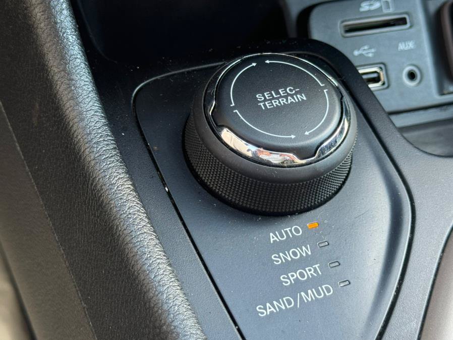 Used 2018 Jeep Cherokee Limited w/ High Altitude Package AWD/4WD image 19