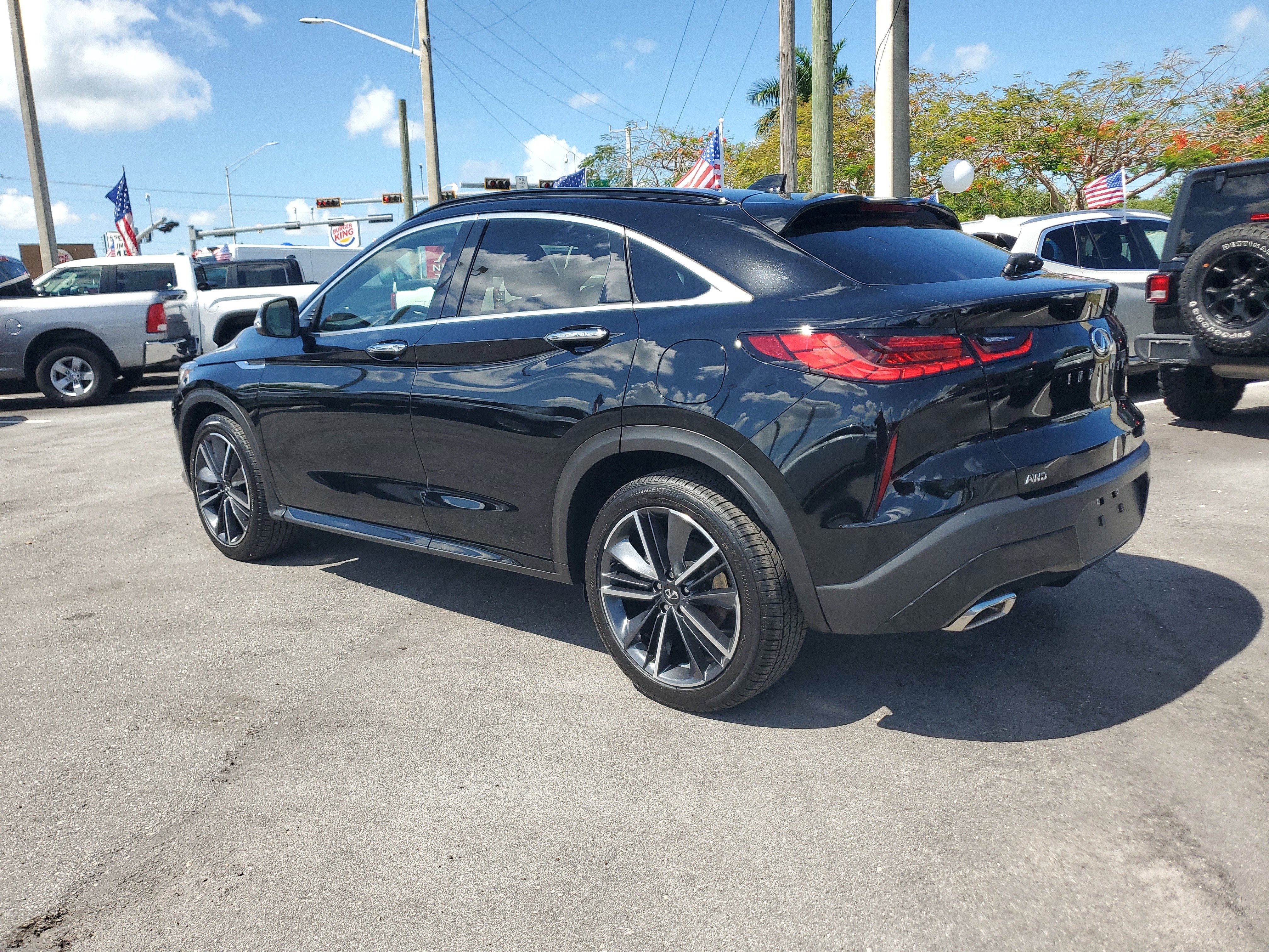 Used 2025 INFINITI QX55 Luxe image 7