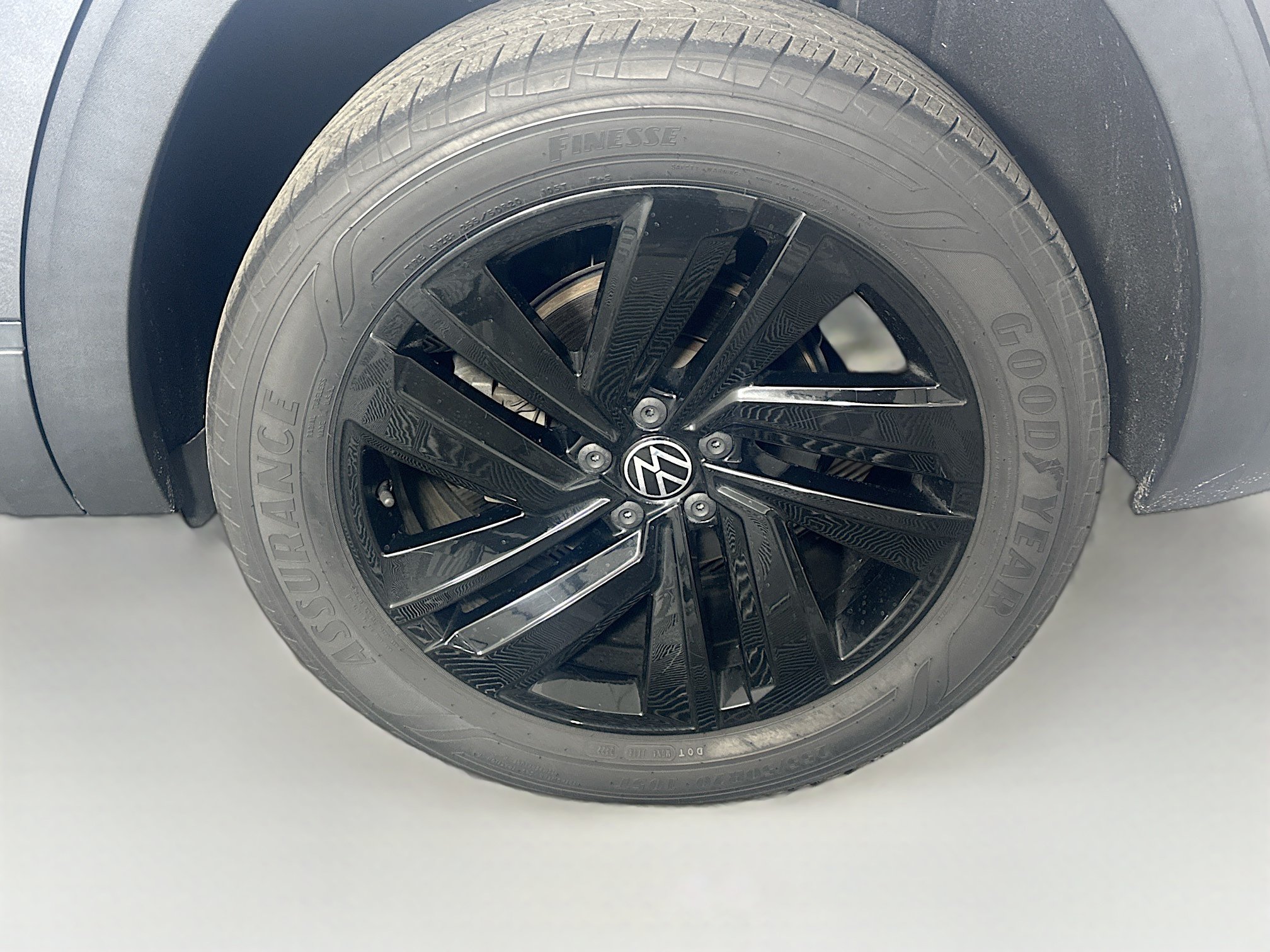 Used 2022 Volkswagen Atlas Cross Sport SE w/ Black Wheel Package FWD image 11