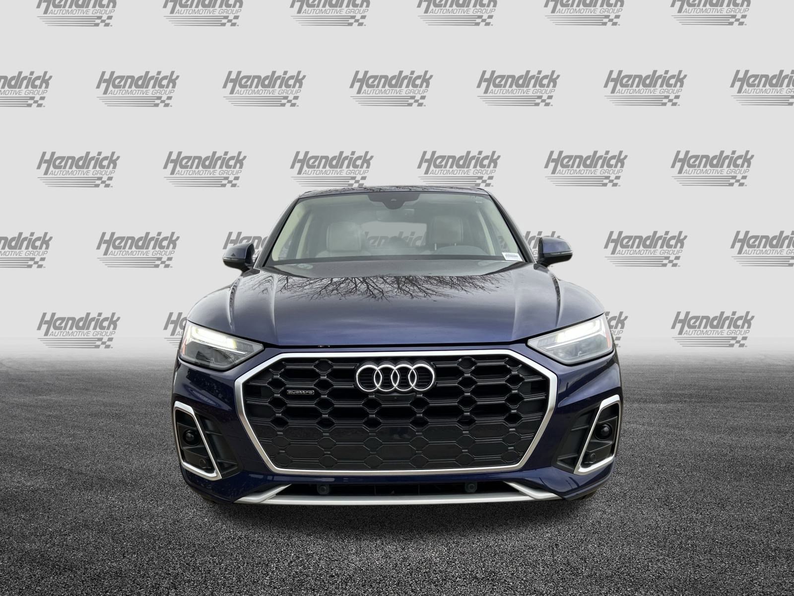 Certified 2025 Audi Q5 2.0T Premium Plus image 3