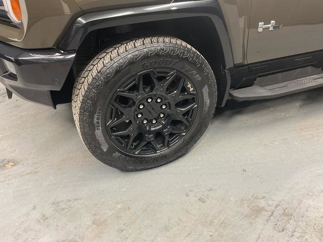 Used 2025 GMC Hummer EV 2X image 6