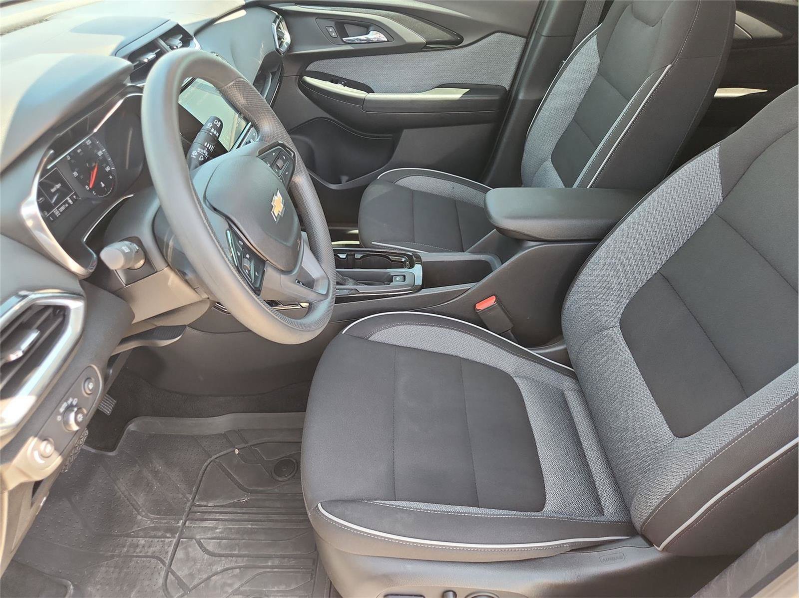 Used 2023 Chevrolet TrailBlazer LT w/ Convenience Package AWD/4WD image 18