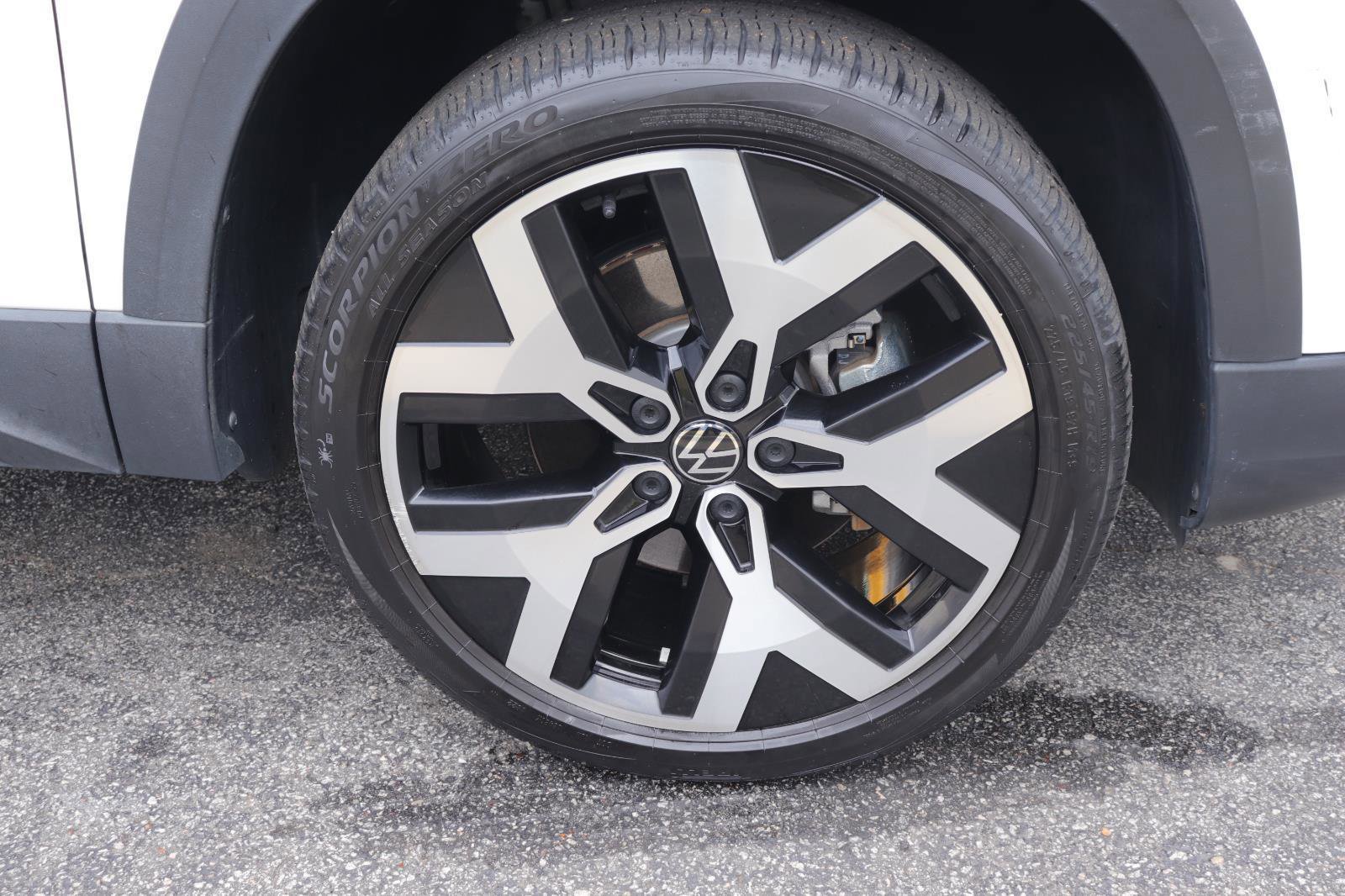 Used 2023 Volkswagen Taos SEL image 44