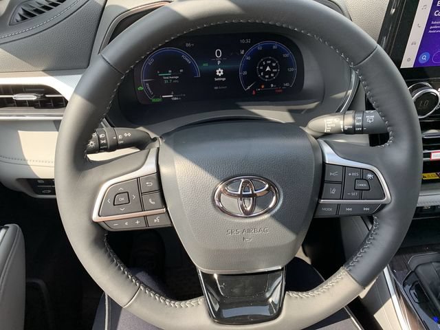 Certified 2026 Toyota Highlander Platinum AWD/4WD image 19